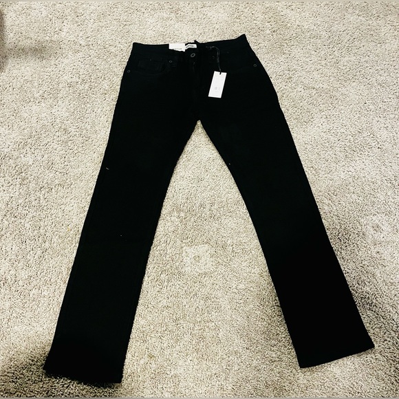 BNWT- boys Kenneth Cole Reaction black jeans size 28/30.. Super soft quality! - Picture 1 of 5